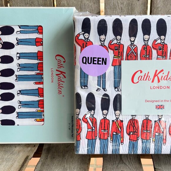 6-pc Cath Kidston LONDON GUARDS CHRISTMAS Queen Size Sheet Set (2 extra PC's) - Picture 1 of 9